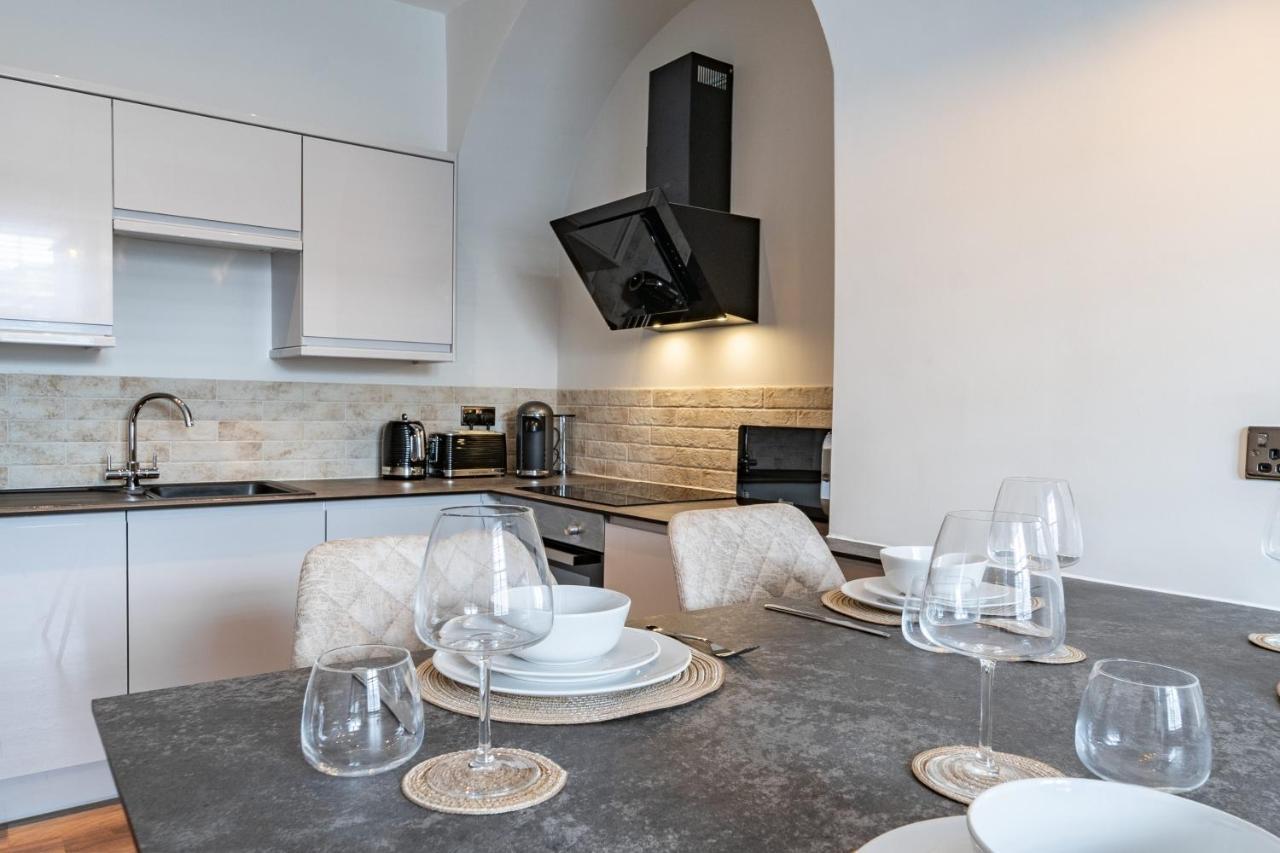Watergate Penthouse - New 2 Bed Luxury Apartment In City Centre 切斯特 外观 照片