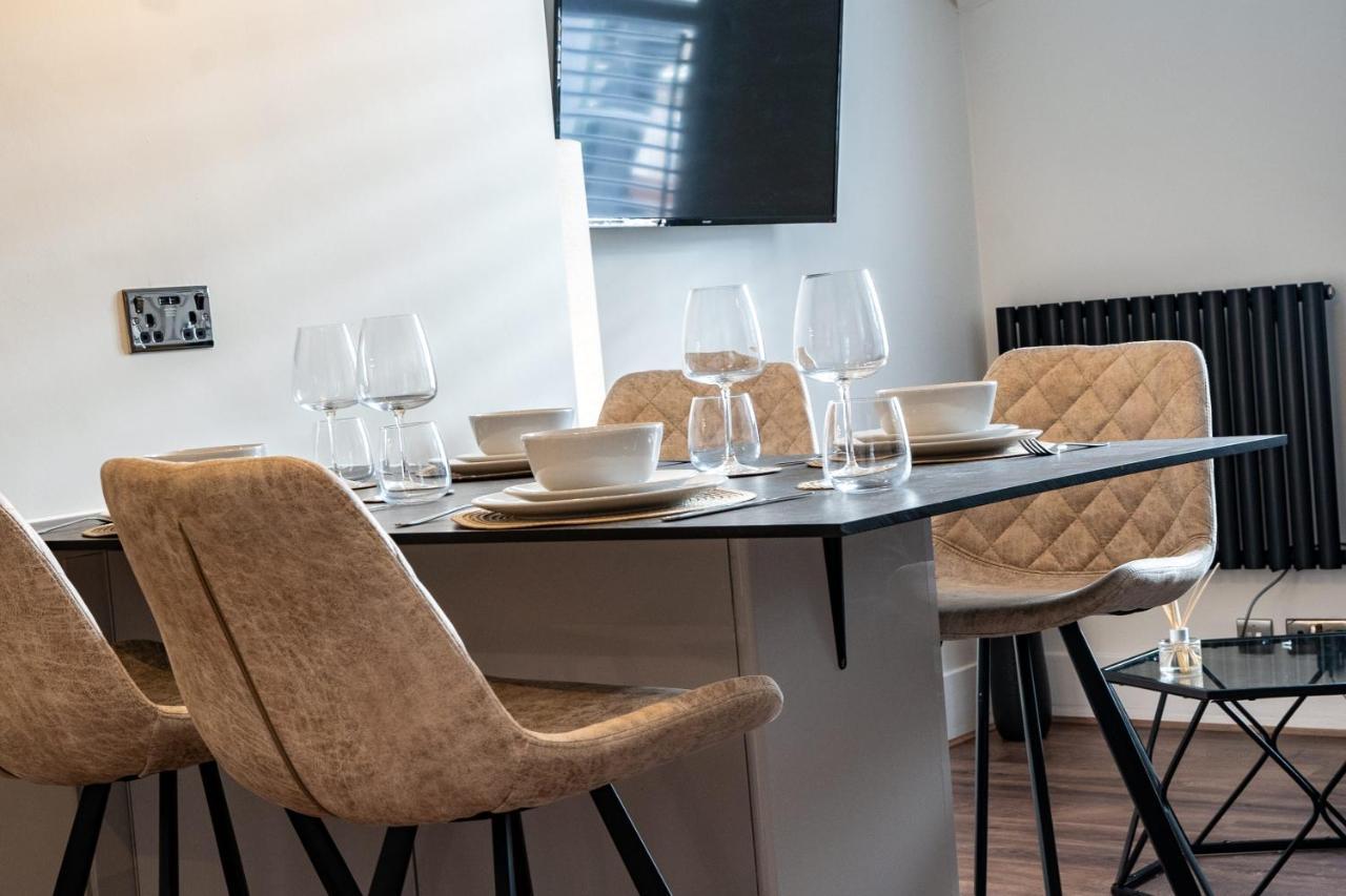 Watergate Penthouse - New 2 Bed Luxury Apartment In City Centre 切斯特 外观 照片