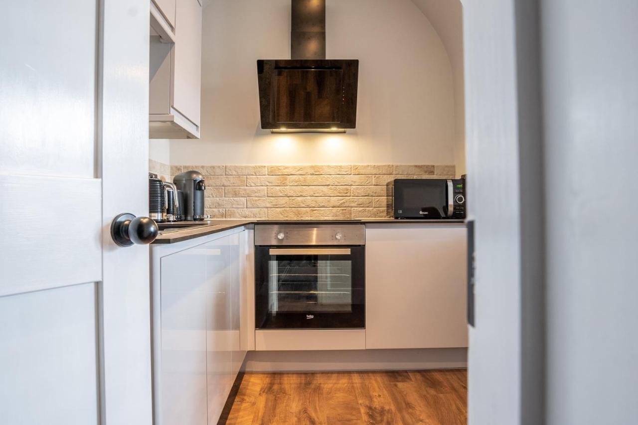 Watergate Penthouse - New 2 Bed Luxury Apartment In City Centre 切斯特 外观 照片