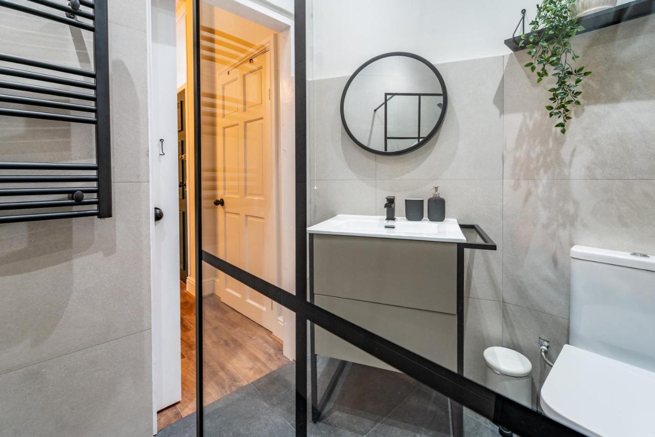 Watergate Penthouse - New 2 Bed Luxury Apartment In City Centre 切斯特 外观 照片